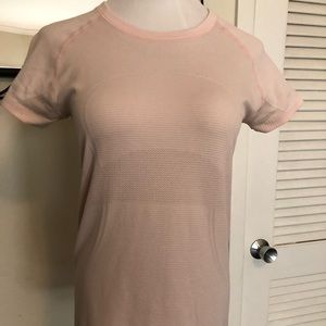 LuLuLemon technical T-shirt- pink